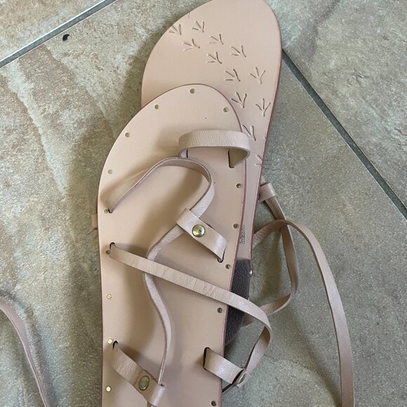 Beek Seriema Ankle Wrap Sandal Sz 7 NEW - Picture 5 of 6